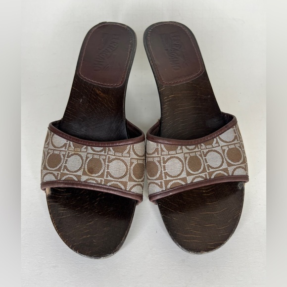 salvatore ferragamo sandals women Size 7.5B Signature Brown Textile Italy - Picture 5 of 16